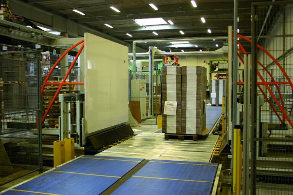 A load palletising device, having just finished palletising a stack